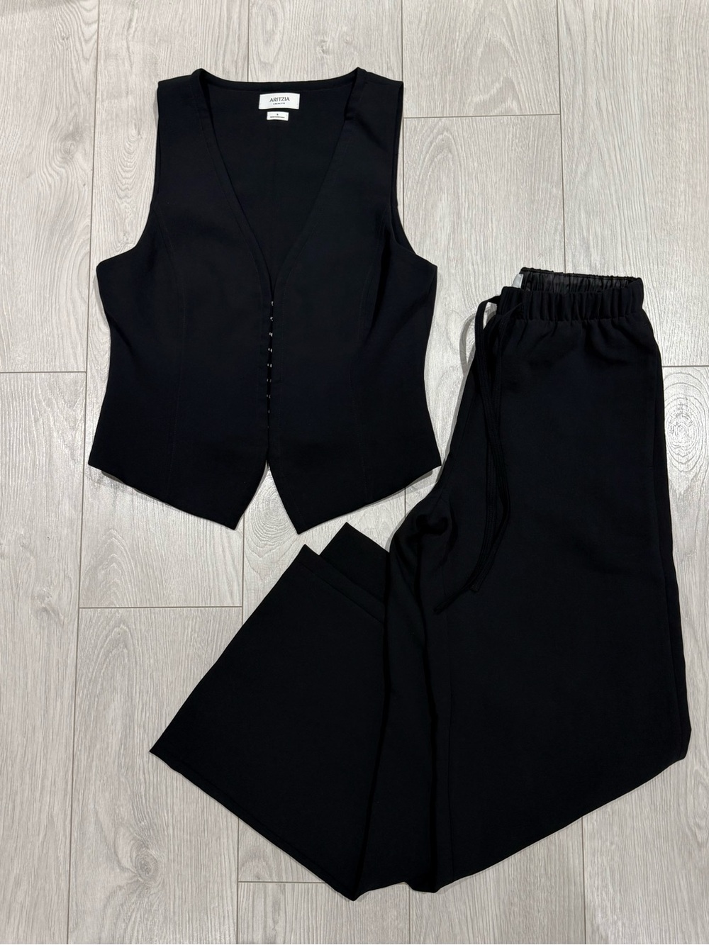 Aritzia set